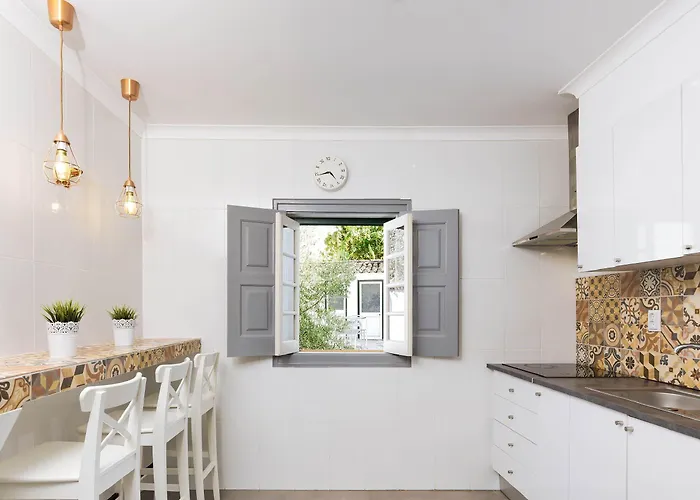 Отель Casa Senhoras Rainhas - - By Unlock